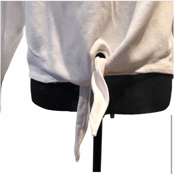 Sugar + Lips white longsleeve eyelet pullover casual neutral sweatshirt medium - Picture 4 of 12